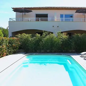  Hébergement de vacances Les Camelias De Julienne